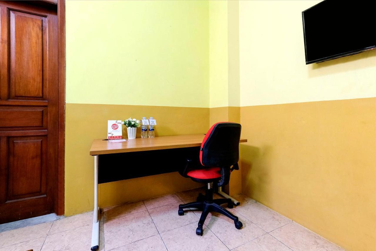 Oyo 338 Guest House Omah Manahan Syariah スラカルタ エクステリア 写真