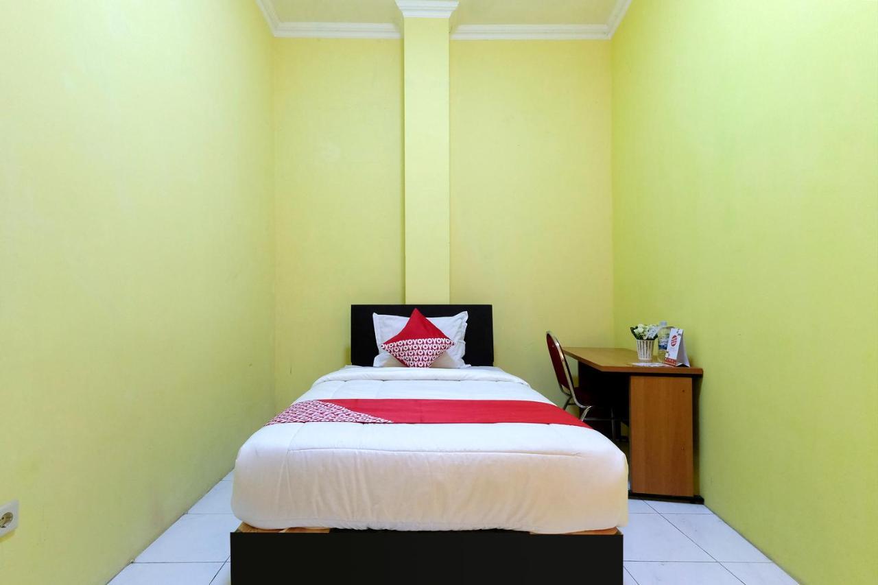 Oyo 338 Guest House Omah Manahan Syariah スラカルタ エクステリア 写真