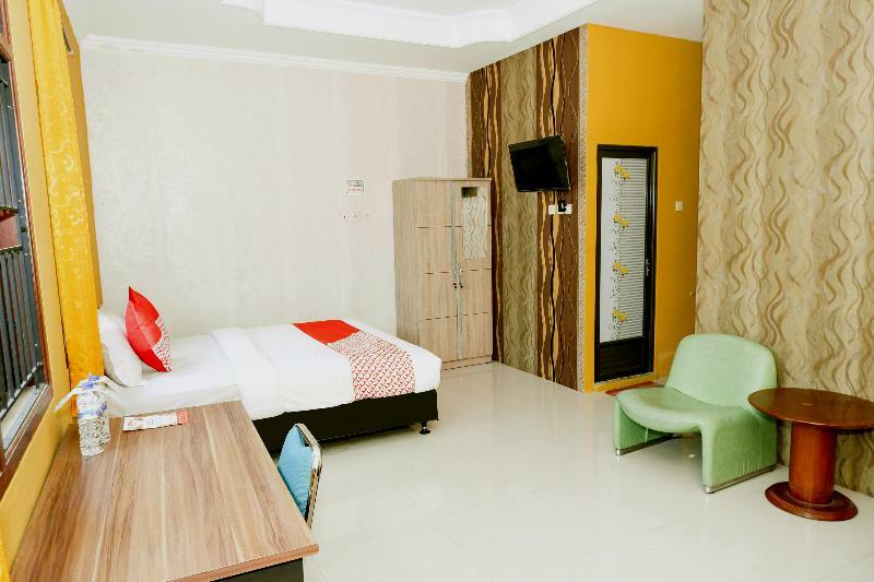 Oyo 338 Guest House Omah Manahan Syariah スラカルタ エクステリア 写真