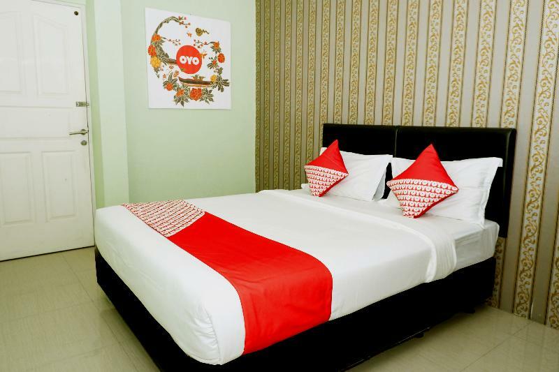 Oyo 338 Guest House Omah Manahan Syariah スラカルタ エクステリア 写真