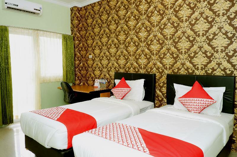 Oyo 338 Guest House Omah Manahan Syariah スラカルタ エクステリア 写真