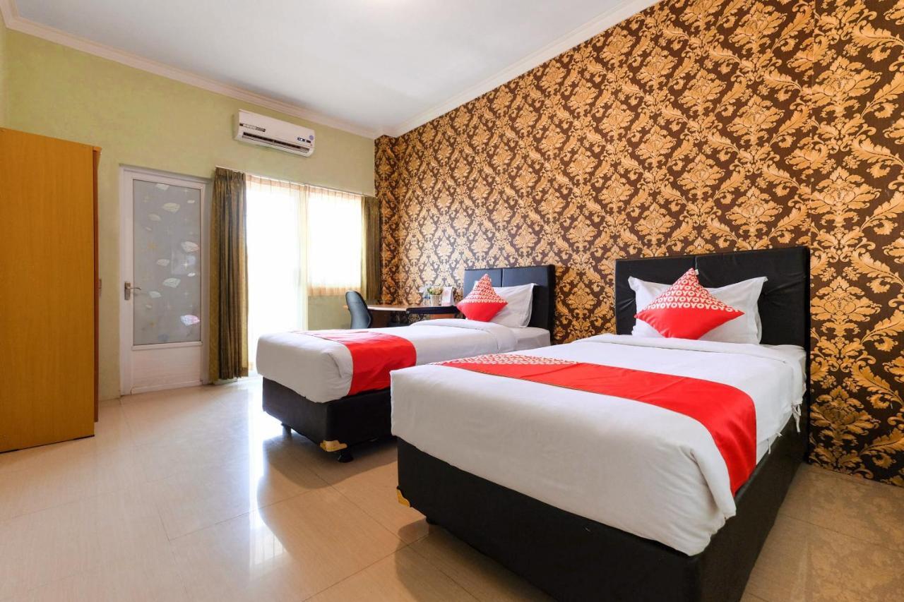 Oyo 338 Guest House Omah Manahan Syariah スラカルタ エクステリア 写真