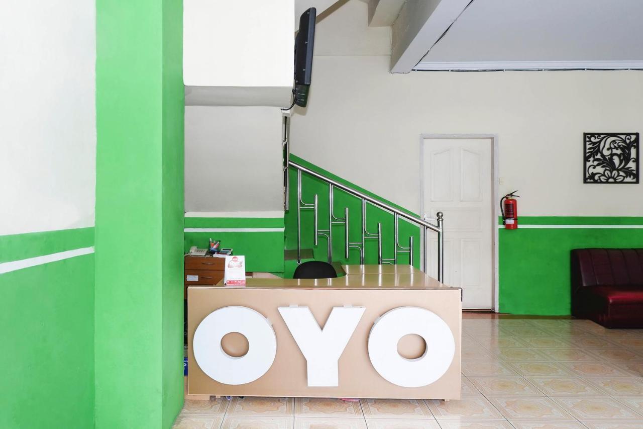 Oyo 338 Guest House Omah Manahan Syariah スラカルタ エクステリア 写真