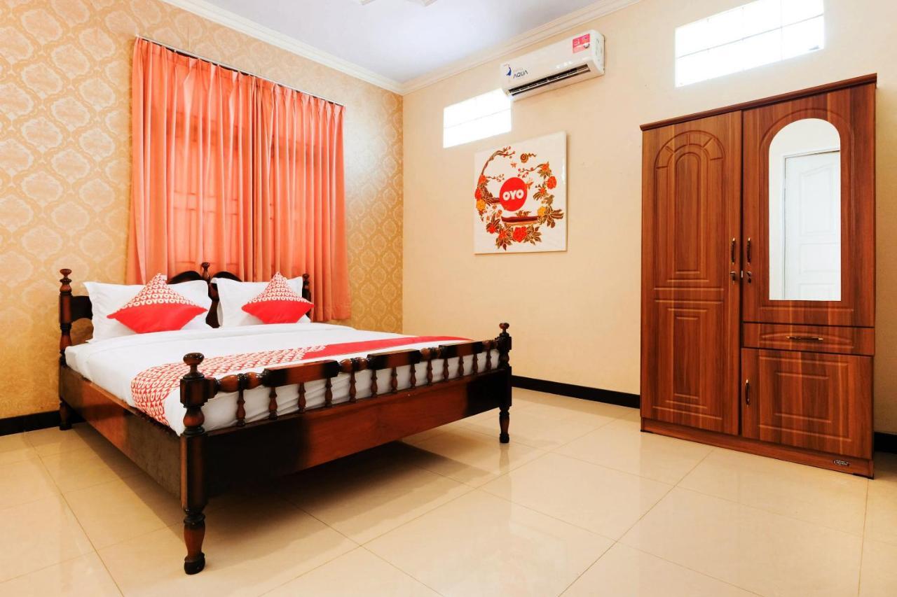 Oyo 338 Guest House Omah Manahan Syariah スラカルタ エクステリア 写真