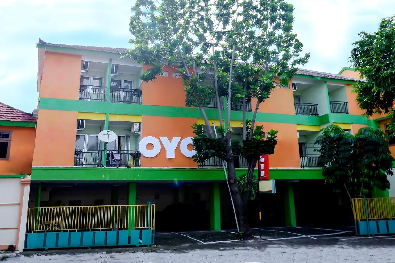 Oyo 338 Guest House Omah Manahan Syariah スラカルタ エクステリア 写真