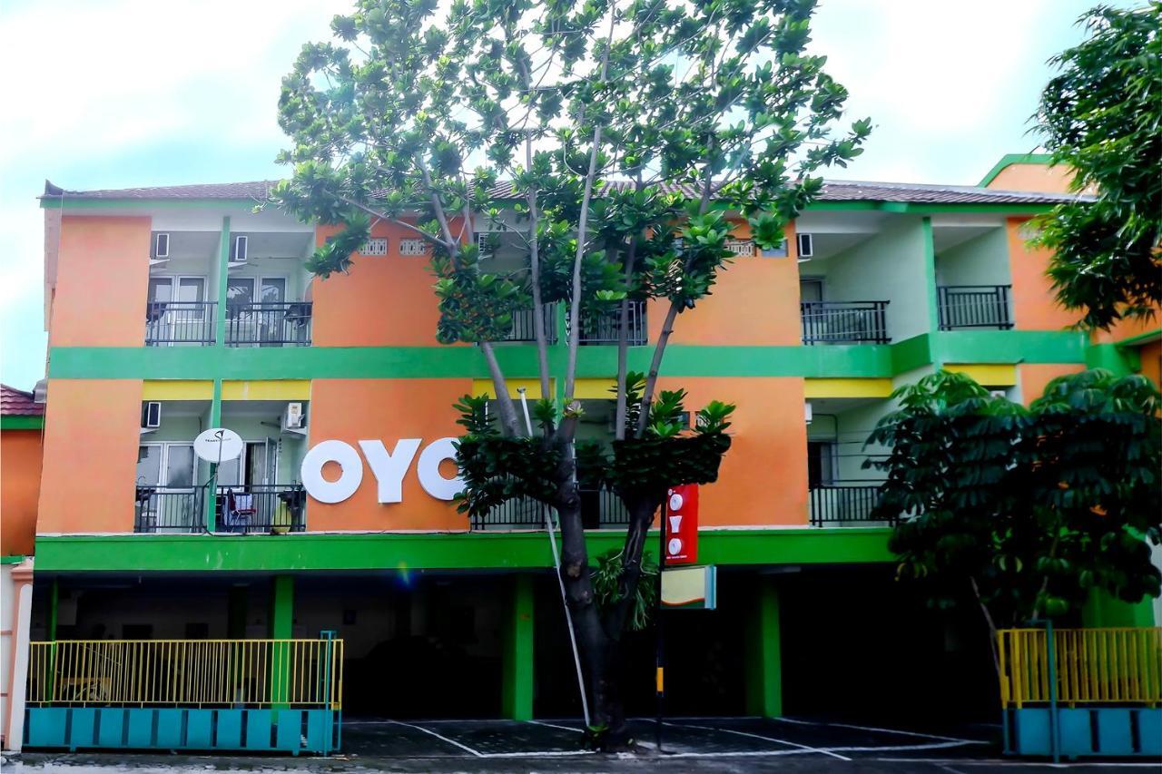 Oyo 338 Guest House Omah Manahan Syariah スラカルタ エクステリア 写真